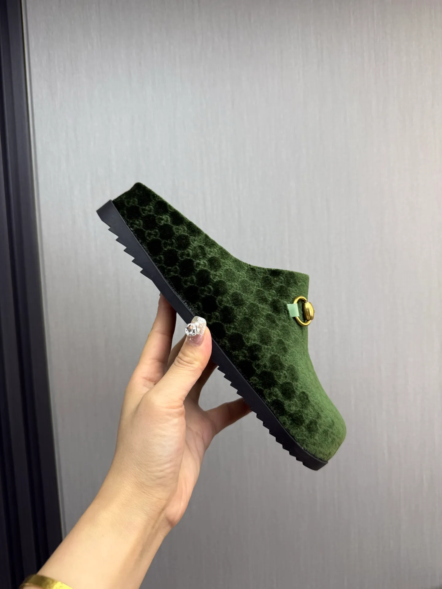 Men's men's shoes💰Pili 420💰Maoli 460💰 ＧＵＣＣＩGucci. Popular couple slippers hot sale🩷💚 🩴Official website one to one production 35-45 size 45 46 🉑️Customized!